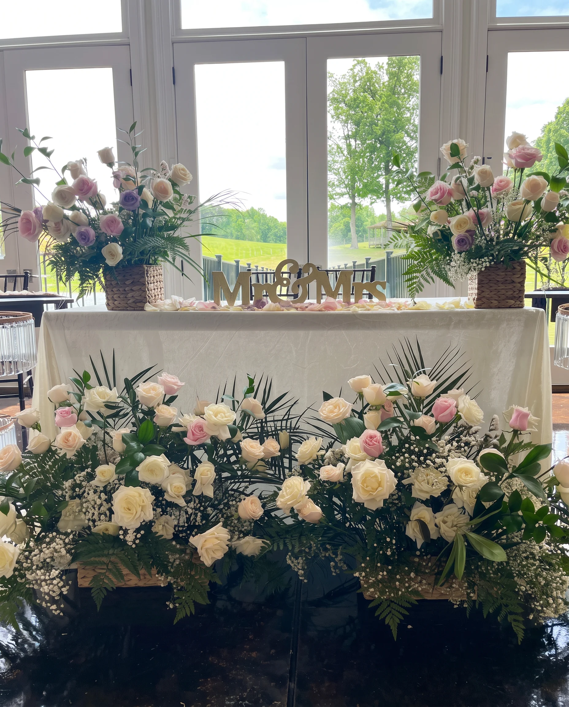 Elegant floral reception design